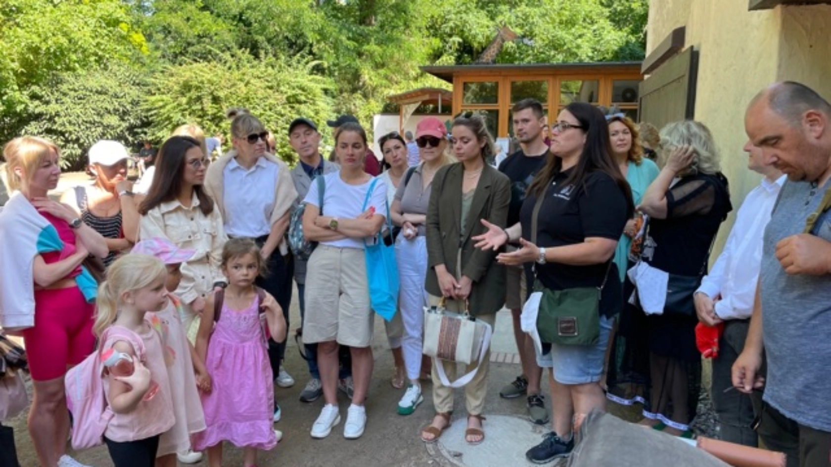 Ausflug zum Tierpark Hagenbeck mit einer Gruppe ukrainischer Geflüchteter