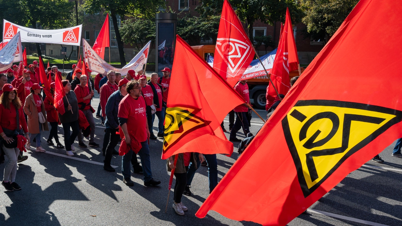 Beginn der 1. Tarifverhandlung in Hamburg der M+E 2024 Bezirk Küste Aktion GS Unterelbe