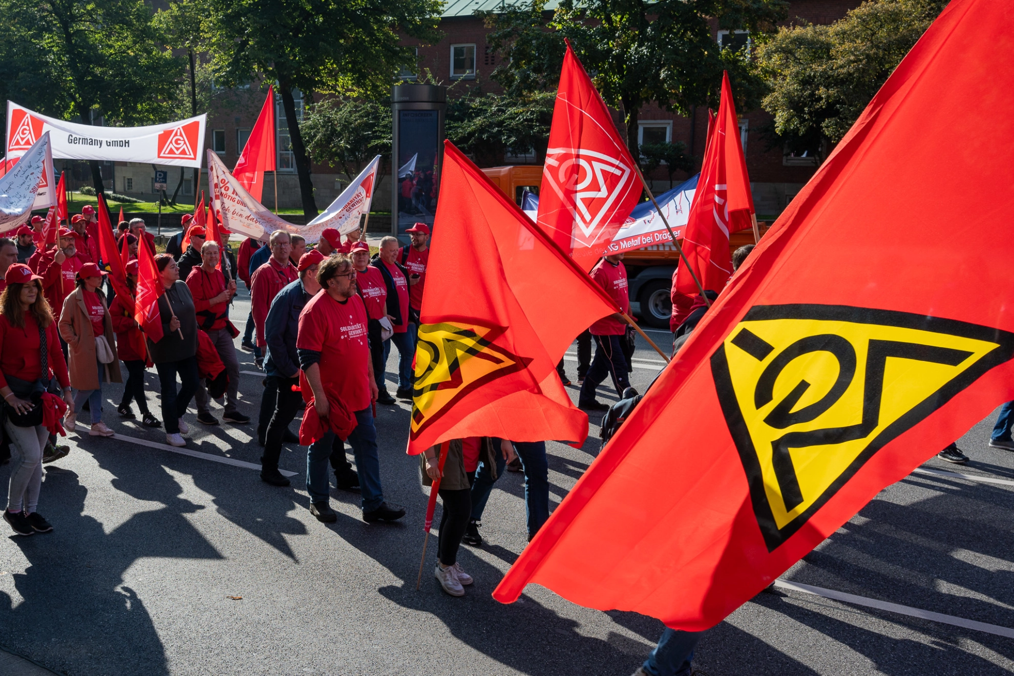 Beginn der 1. Tarifverhandlung in Hamburg der M+E 2024 Bezirk Küste Aktion GS Unterelbe